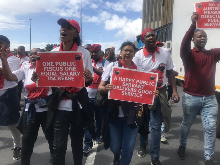 NEHAWU members go back to work | GroundUp
